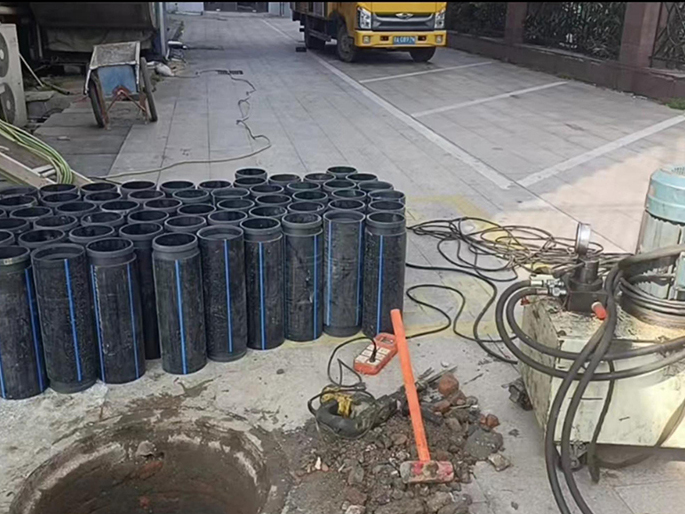 白下PE置换管厂家 DN315置换管 非开挖管短管置换